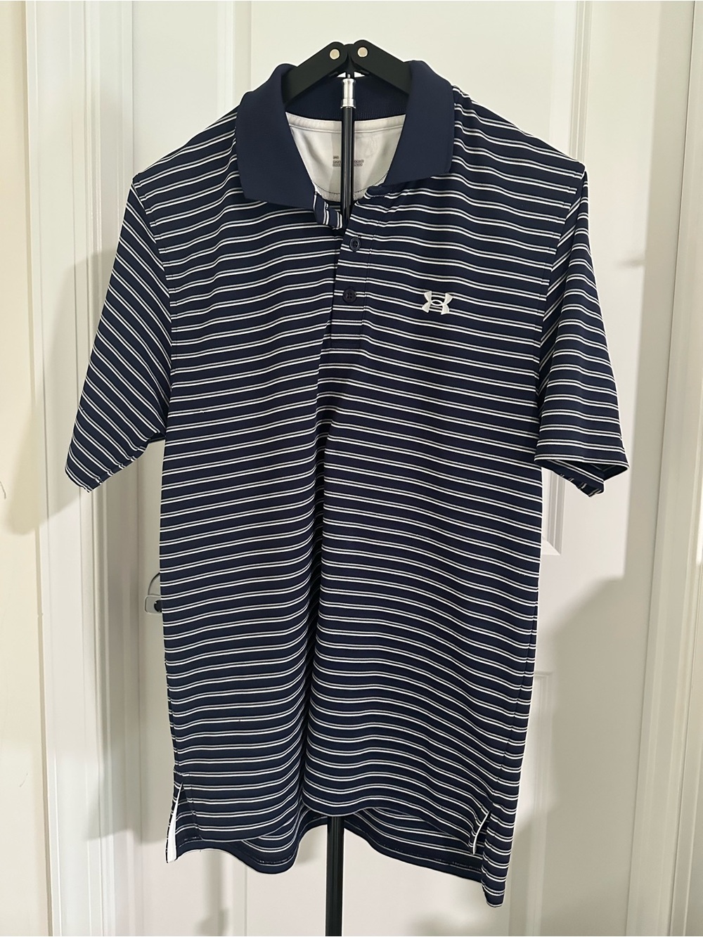 Under Armour short sleeve stripes Medium